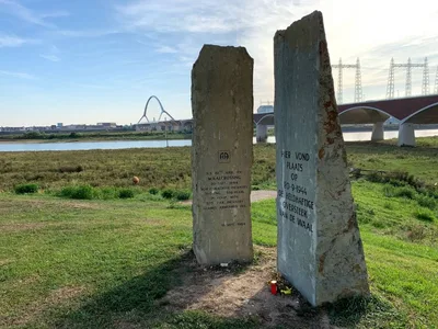 Waalcrossing Memorial